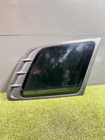 HYUNDAI 8782026002 Стекло кузова (багажного отсека) правое в наличии Ровно