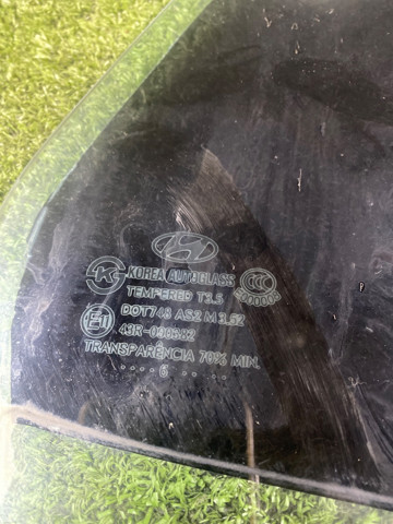 HYUNDAI 878202B000 Стекло кузова (багажного отсека) правое в наличии Ровно