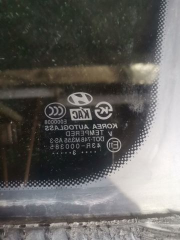 HYUNDAI 87870H1040 Стекло кузова (багажного отсека) левое в наличии Каменское