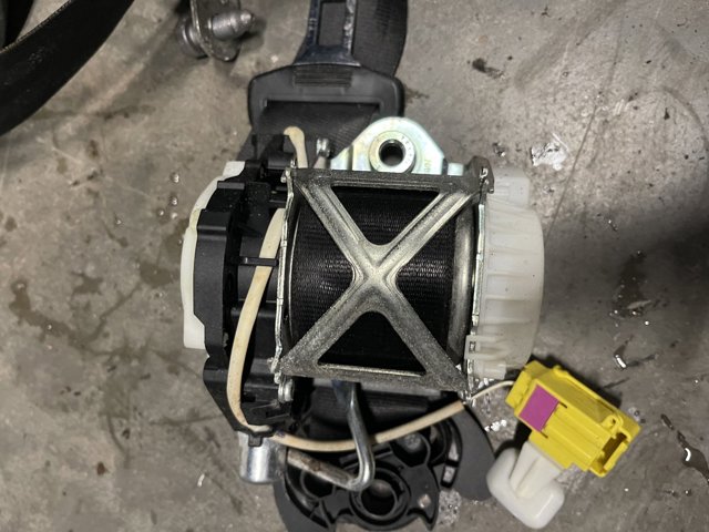 Ремень безопасности передний правый 888203E010FC HYUNDAI