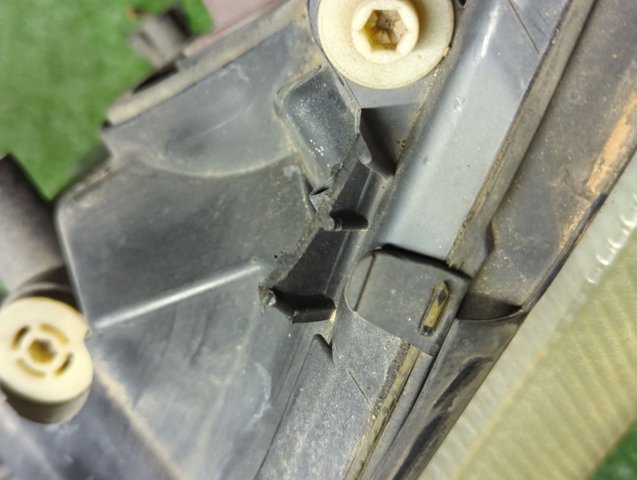 Вставка фары левой 89100054 OPEL