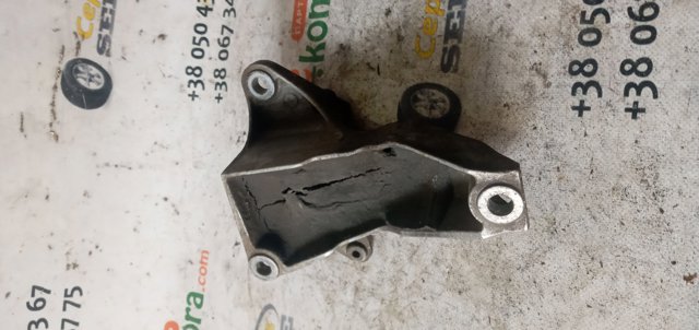 VAG 8D0399114AJ Балка крепления коробки передач в наличии Львов
