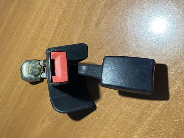 VAG 8D0857739D в наличии Запорожье