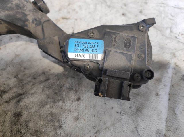 Педали газа 8D1723523F VAG
