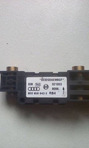 Датчик Айрбег передний 8E0959643E VAG