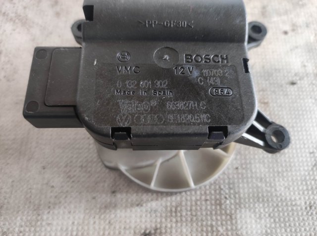 VAG 8E1820511C в наличии Полтава