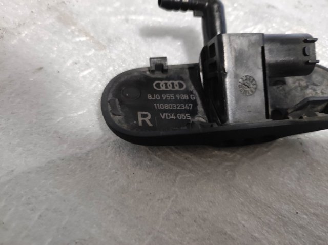 VAG 8J0955988G Форсунка омывателя стекла лобового правая в наличии Харьков