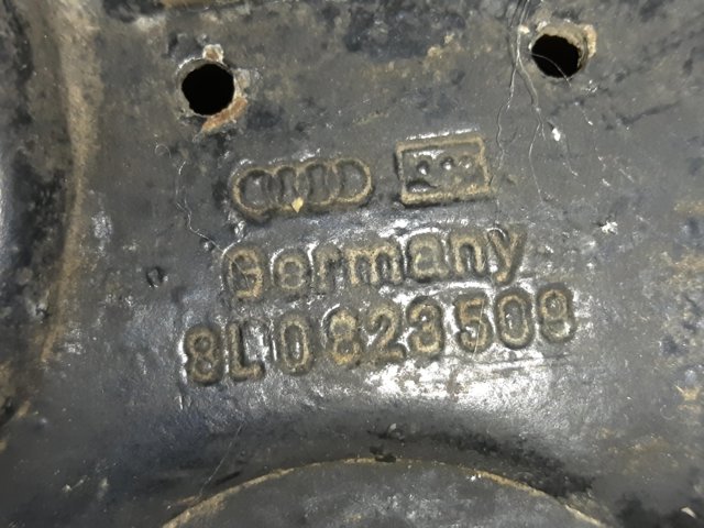 VAG 8L0823509 Замок капота в наличии Черкассы