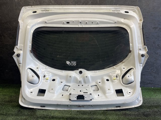 Дверь задняя багажная 901001260R RENAULT