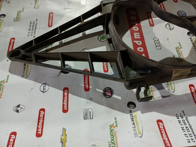 Кожух радиатора охлаждения 90265780 GM