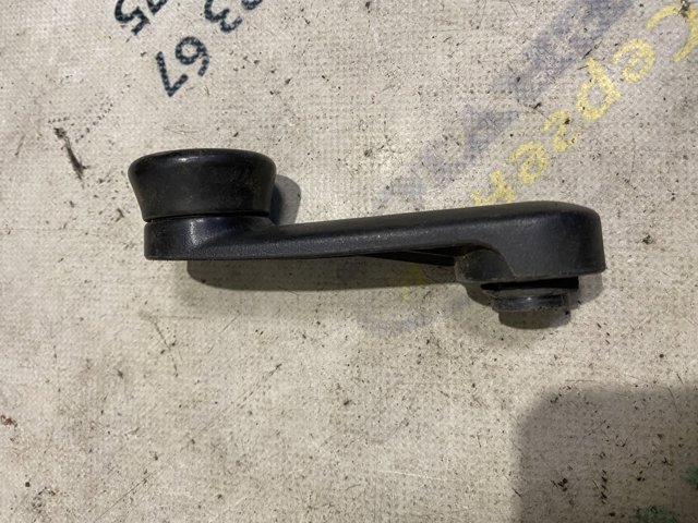 Ручка стеклоподъемника переднего 90433453 OPEL
