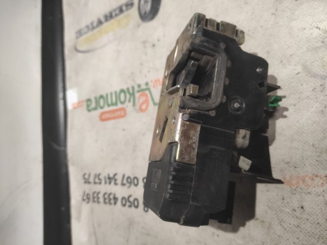 Замок передней пассажирской двери 90507060 OPEL