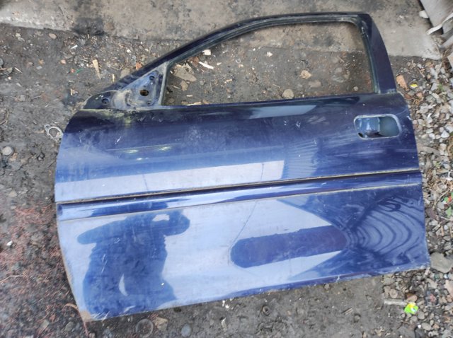 Передняя левая дверь 90508225 OPEL