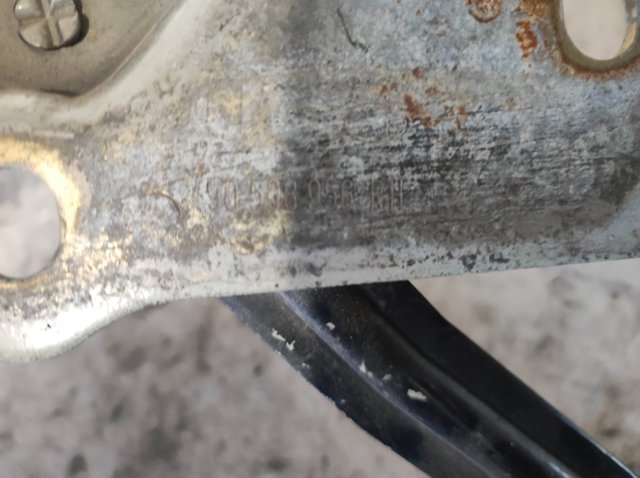 Завес капота, правый 90508956 OPEL