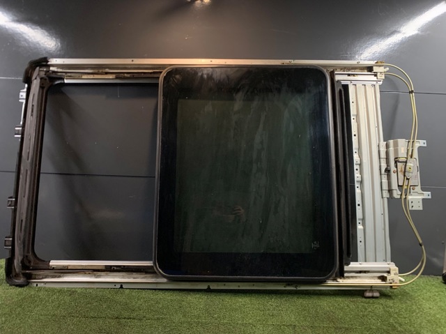 NISSAN 913508H310 Рама люка в наличии Ровно