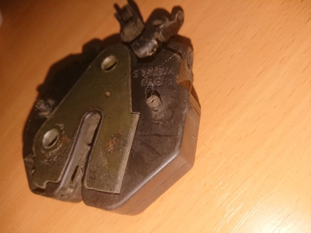 9152529 VOLVO Замок капота купить в Украина