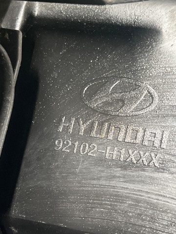 92104H1021 HYUNDAI Правая фара купить в Хмельницкий