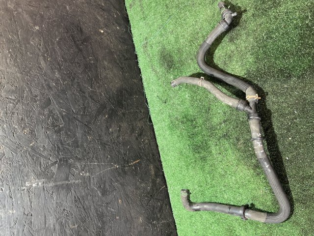 Патрубок отопителя 924108925R RENAULT