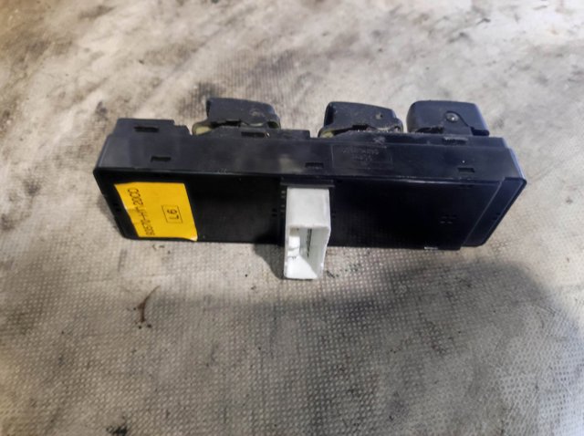 Кнопки переднего левого стекло подъёмника 93501H1120AX HYUNDAI