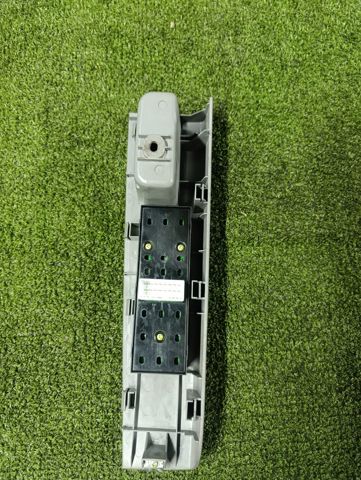 935703E210BL Кнопочный блок управления стеклоподъемником передний левый купить Винница