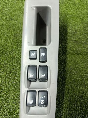 Кнопки переднего левого стеклоподъемника 935703E210BL HYUNDAI