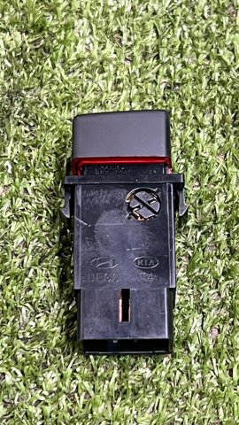 HYUNDAI 9379026500 Кнопка аварийки в наличии Винница