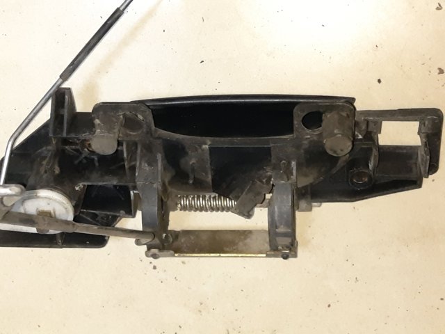 FORD 93BBF22400AM Ручка двери передней наружная правая в наличии Чернигов