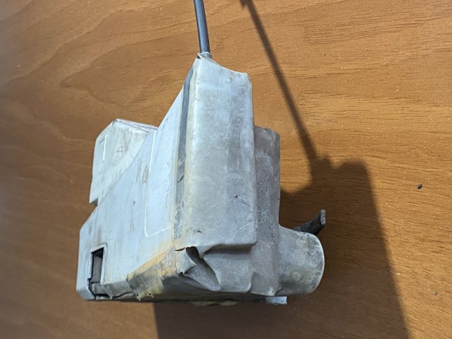 93BG220A20DD Актуатор замка двери купить Полтава