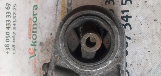 Кронштейн подушки (опоры) двигателя, верхней 9434250 VOLVO
