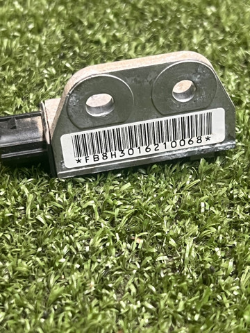 988318H325 NISSAN Датчик удара купить в Хмельницкий