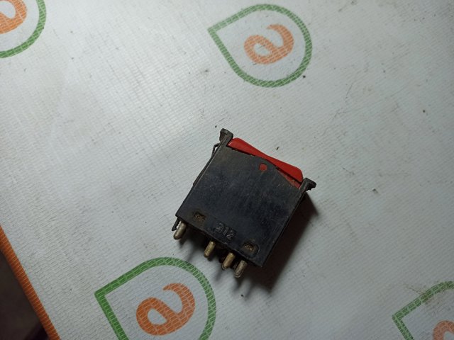 A0008209010 MERCEDES Кнопка включения аварийного сигнала купить в Харьков