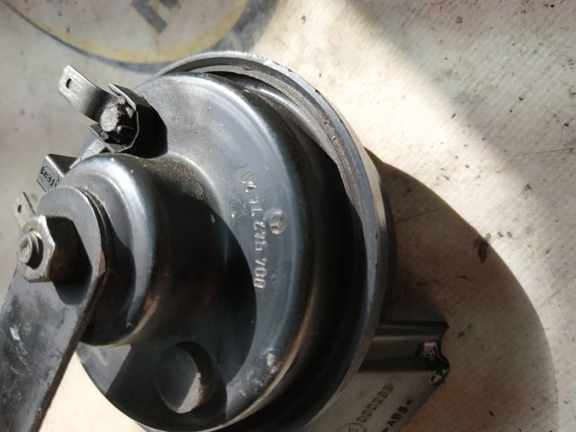 Сигнал звуковой (клаксон) A0045427420 MERCEDES