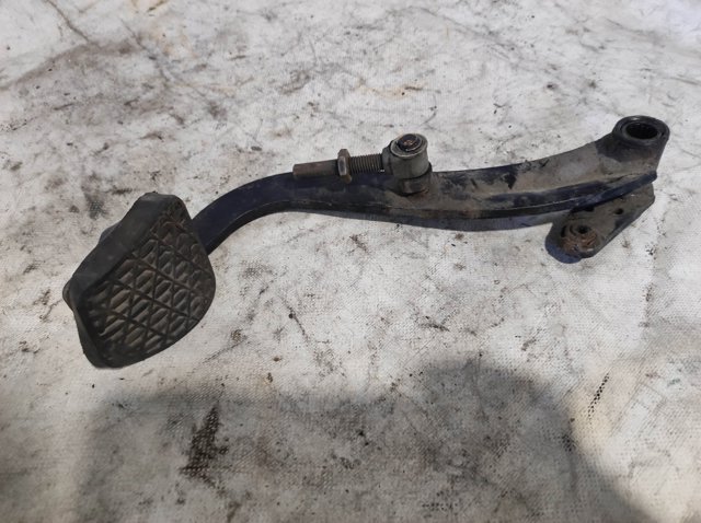 Накладка педали сцепления A1102910182 MERCEDES