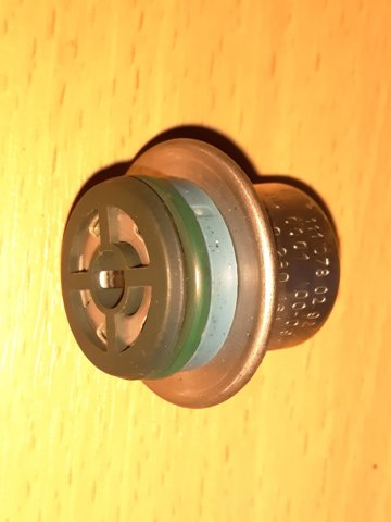 Регулятор давления топлива в топливной рейке A1110780292 MERCEDES