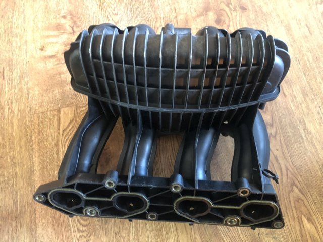 MERCEDES A1111412001 Коллектор впускной в наличии Николаев