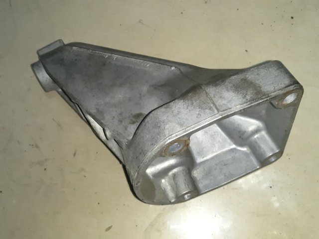A1112231604 MERCEDES Кронштейн подушки (опоры) двигателя левой купить в Кривой Рог