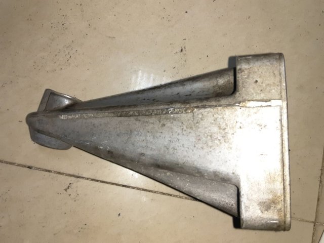 MERCEDES A1112231704 Кронштейн подушки (опоры) двигателя правой в наличии Львов