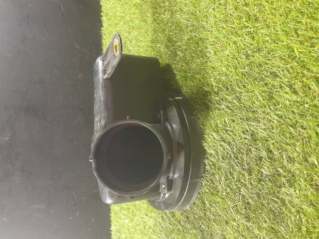 MERCEDES A1636300567 Заливная горловина топливного бака в наличии Украина