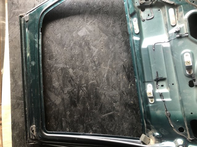 Задняя правая дверь A1637301605 MERCEDES