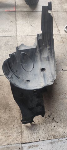 Подкрылок переднего крыла, левый задний A1696982730 MERCEDES