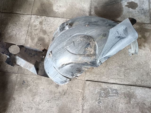 Подкрылок крыла переднего правый задний A1696982830 MERCEDES
