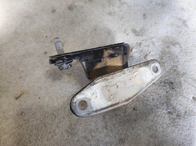 A1697300337 MERCEDES Петля двери задней левой купить в Киев
