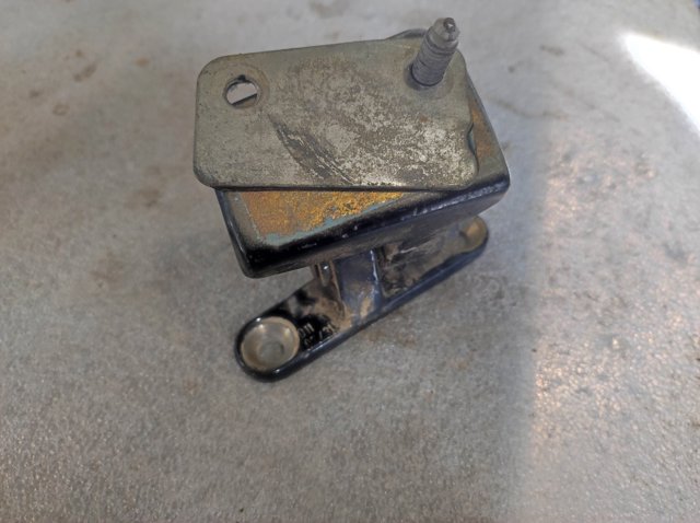 A1697301137 MERCEDES Петля двери задней левой купить в Киев