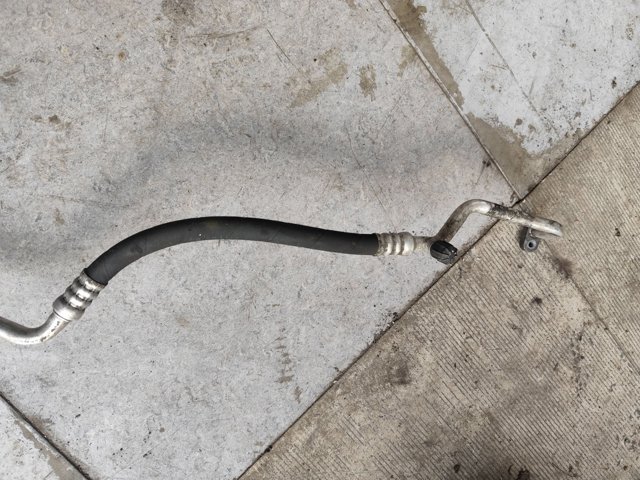 Шланг кондиционера, от компрессора к радиатору A1698301615 MERCEDES