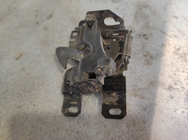 A1698800060 MERCEDES Замок капота купить в Каменское