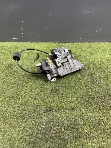 Замок и ручка двери задка A1717500085 MERCEDES
