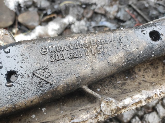 Поперечина передней подвески A2036280157 MERCEDES