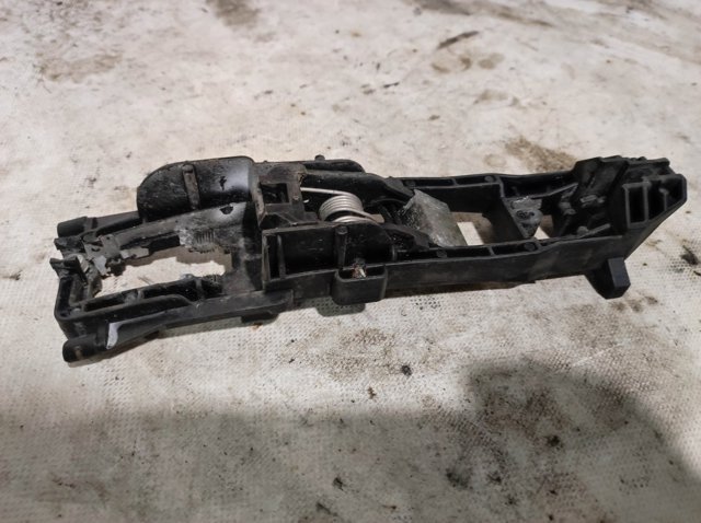 Держатель наружной ручки двери, левых дверей A2037600134 MERCEDES