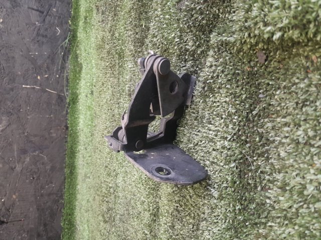 MERCEDES A2038800164 Стояк-крюк замка капота в наличии Ужгород