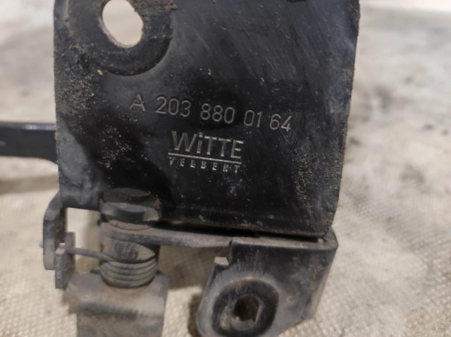 MERCEDES A2038800164 Стояк-крюк замка капота в наличии Каменское